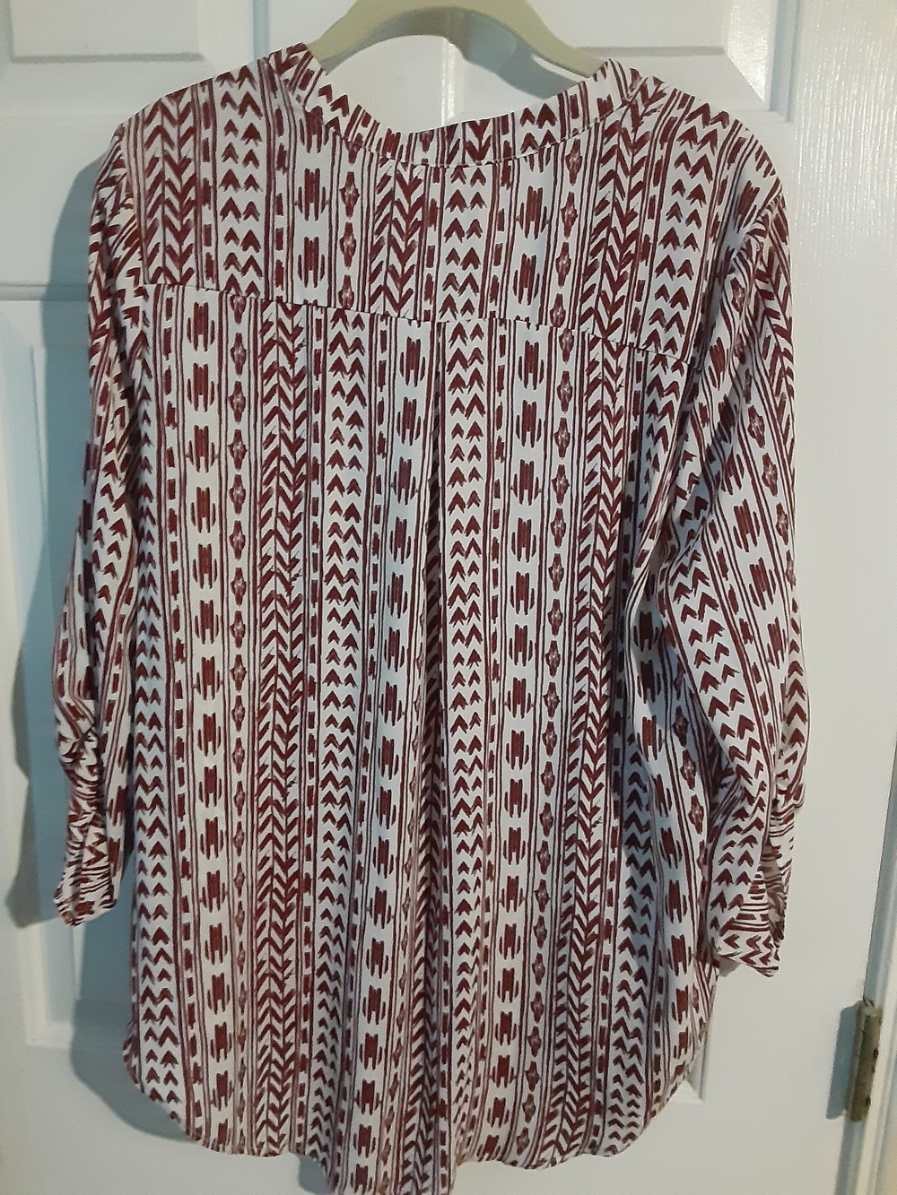 Lush Sheer Maroon and White Top Size XL High Low Hem - Picture 2 of 3